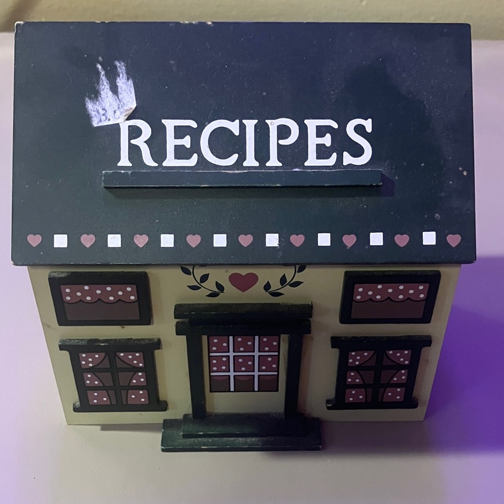 Charming Black and Cream Recipe Box